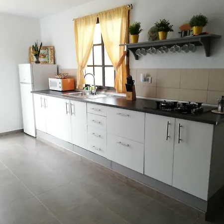 El Cuarto De Moza * Tinajo
