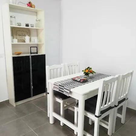 El Cuarto De Moza * Tinajo
